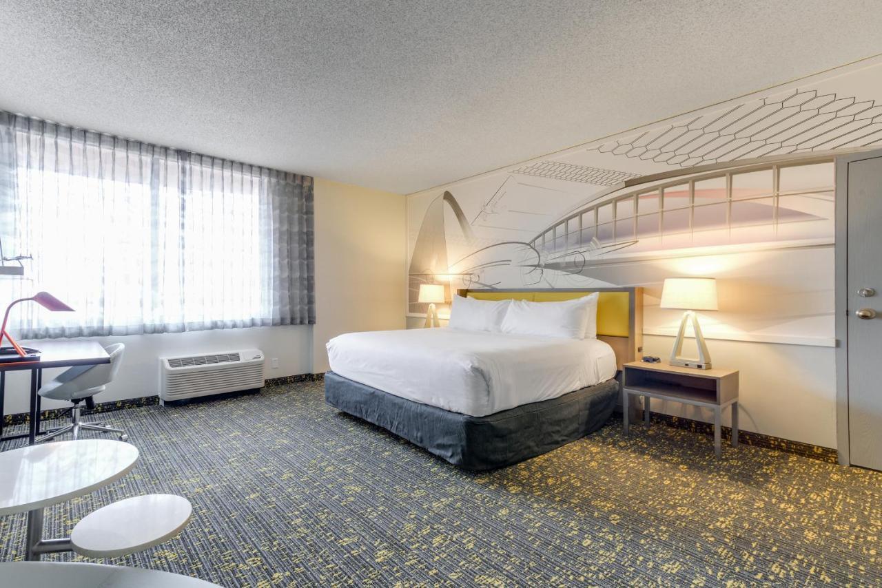 Saint Louis Airport Hotel Woodson Terrace Exterior foto